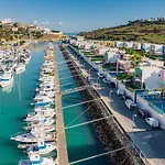 Marina Vila *